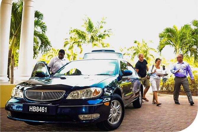 Expedited Arrival and VIP Departure Lounge Experience - Arrival: Meet-and-Greet, Fast Track Immigration, and Luggage Help