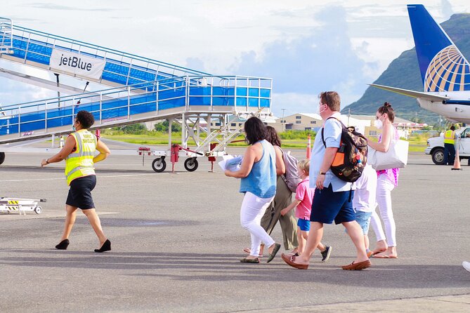 Fast Track (Expedited Arrival) & FREE Transfer To Hotel/Airbnb - The Private Driver and the Free One-Way Transfer
