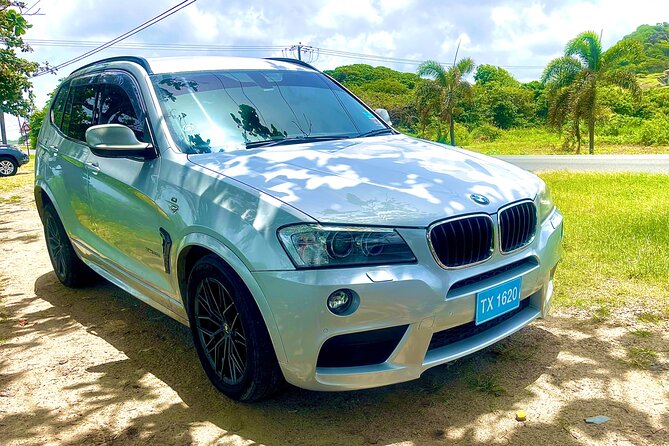 Private Luxury Round-Trip Transfer: Hewanorra International Airport - Inside the ride: cold towels, snacks, and the champagne touch