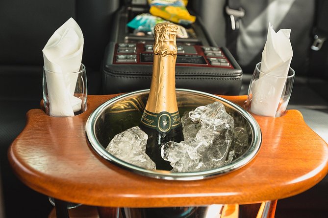 Private Luxury Transfer - One Way (Hewanorra International Airport UVF) - Drinks and snacks: the included touches that change the mood