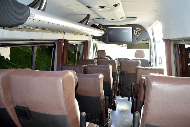 Private Round-Trip Transfer: Saint Lucia International Airport - The ride in an air-conditioned minivan: comfort plus control