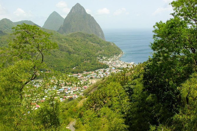 Soufriere Island Delight - Diamond Falls Botanical Gardens: 56-Foot Waterfall Time