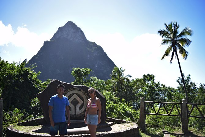 Soufriere Tour - Soufriere Bay and the botanical gardens: where the day starts pretty fast