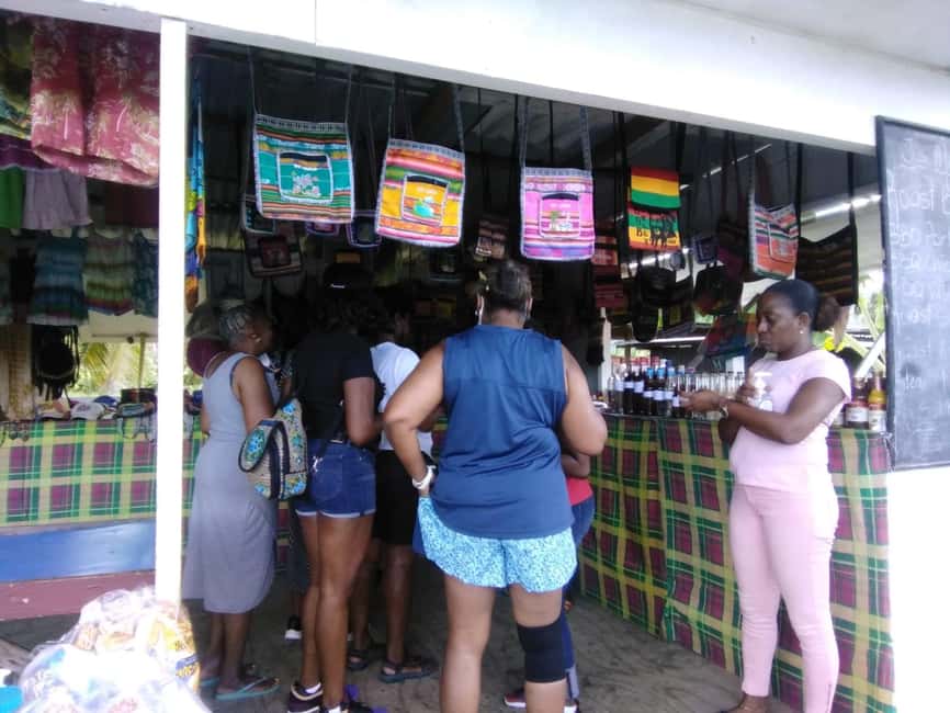 St. Lucia: Highlights Tour with mud baths and waterfalls - Castries Quarter to Derek Walcott Square: Your First Taste of the Capital