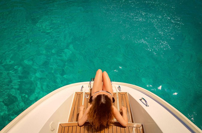 St. Lucia Luxury Sunset Cruise From Castries - The food and premium bar: where the luxury part actually shows