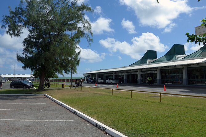 St. Lucia Private Airport Transfers from UVF (GROUPS of 4) - Service details that matter in real life