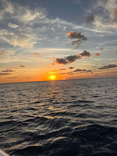 St. Lucia: Sunset Cruise, best way to end a day in paradise - The sights that make it worth leaving the shore